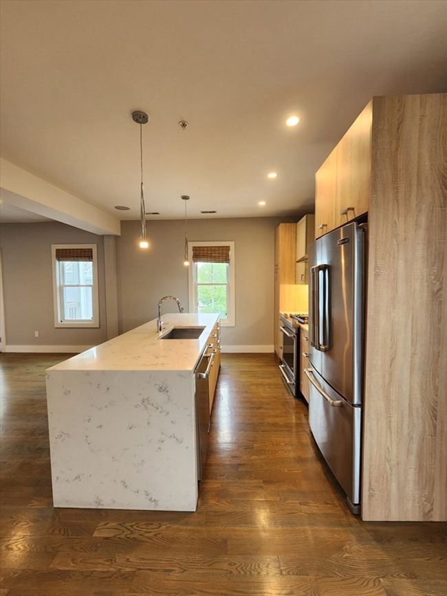 APT-3 - 84 Romsey St, Condo with 3 bedrooms, 2 bathrooms and 2 parking in Boston MA | Image 5
