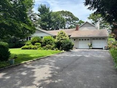 45 Mc Cue Ln, Babylon, NY, 11702-3001 | Card Image