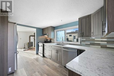 443 Mabbott Rd, House other with 2 bedrooms, 1 bathrooms and 10 parking in Drumheller AB | Image 2