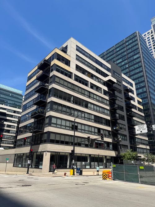 311-130 Canal St, Chicago, IL, 60606-3903 | Card Image