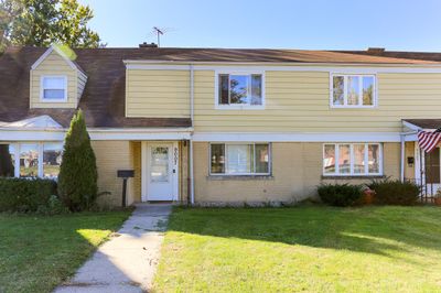 9007 Burlington Avenue, Townhouse with 2 bedrooms, 1 bathrooms and 1 parking in Brookfield IL | Image 1