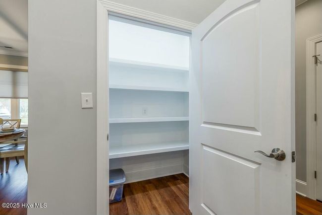Step-in-Pantry | Image 10