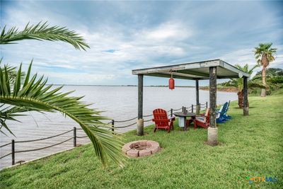 284 Shoreline Lane, House other with 3 bedrooms, 2 bathrooms and null parking in Port Lavaca TX | Image 3