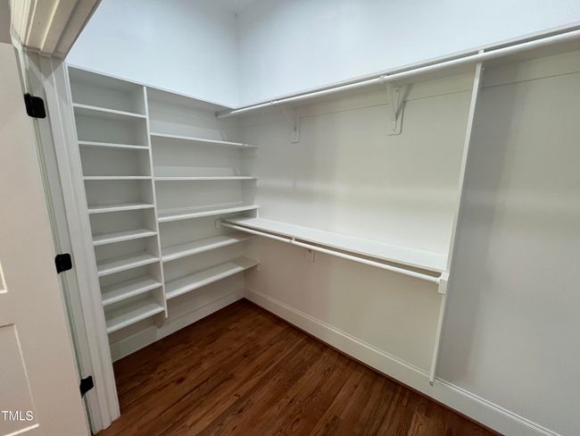 Closet 1 - 223 E Nash | Image 14