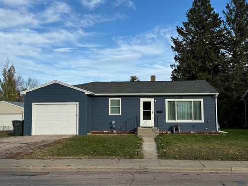 2027 10th Ave, Belle Fourche, SD, 57717 | Card Image