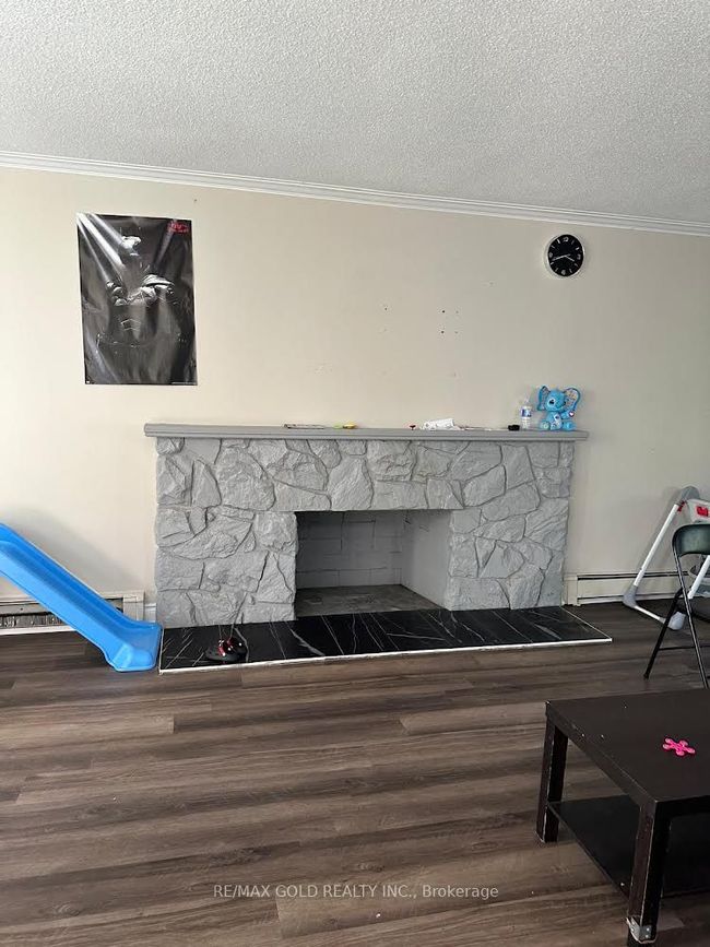13756 Innis Lake Rd, House other with 5 bedrooms, 3 bathrooms and 6 parking in Caledon East ON | Image 4