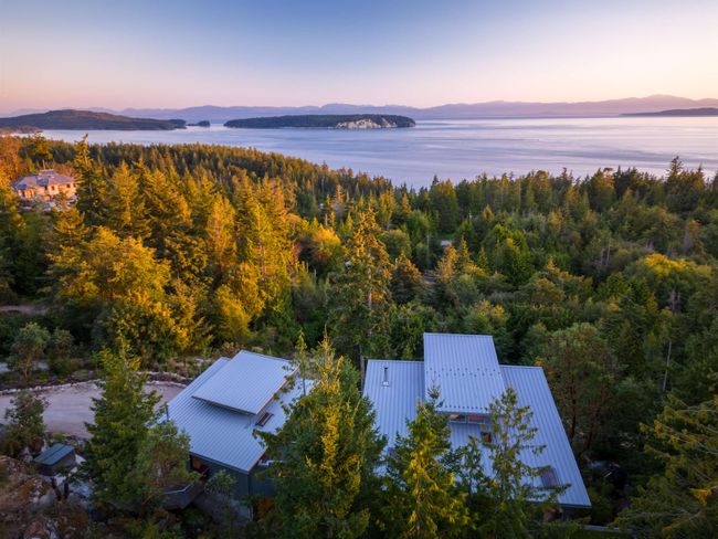 10710 Wood Bay Heights Road, House other with 4 bedrooms, 3 bathrooms and 6 parking in Halfmoon Bay BC | Image 1