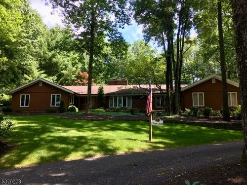 15 Prides Xing, Flanders, NJ, 07836-9240 | Card Image