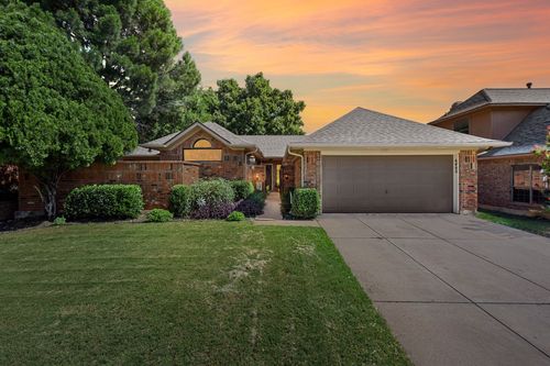4009 Bradley Ln, Arlington, TX, 76017-4151 | Card Image