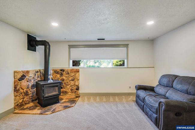 241 Silver Loop, House other with 4 bedrooms, 3 bathrooms and null parking in Silverton OR | Image 33