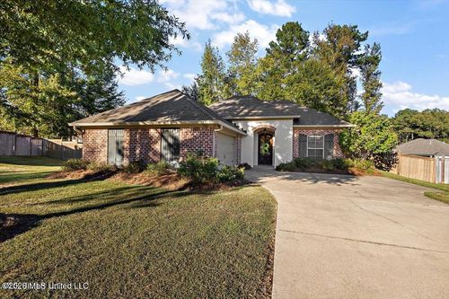 902 Timberton Dr, Pearl, MS, 39208-8639 | Card Image