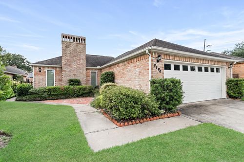 5 Cheska Holw, Beaumont, TX, 77706-2750 | Card Image