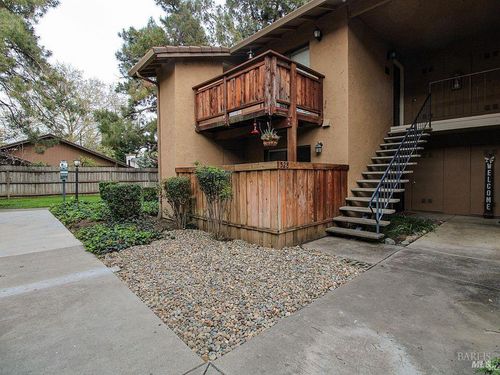 530 Arcadia Dr, Vacaville, CA, 95687-3358 | Card Image