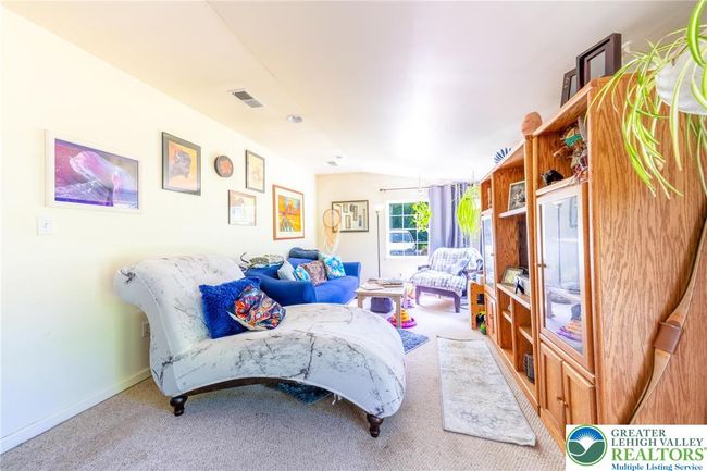7112 Howell Ter, House other with 4 bedrooms, 2 bathrooms and null parking in Stroudsburg PA | Image 16