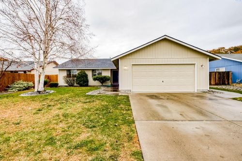 6307 Camden Dr, Pasco, WA, 99301-7848 | Card Image
