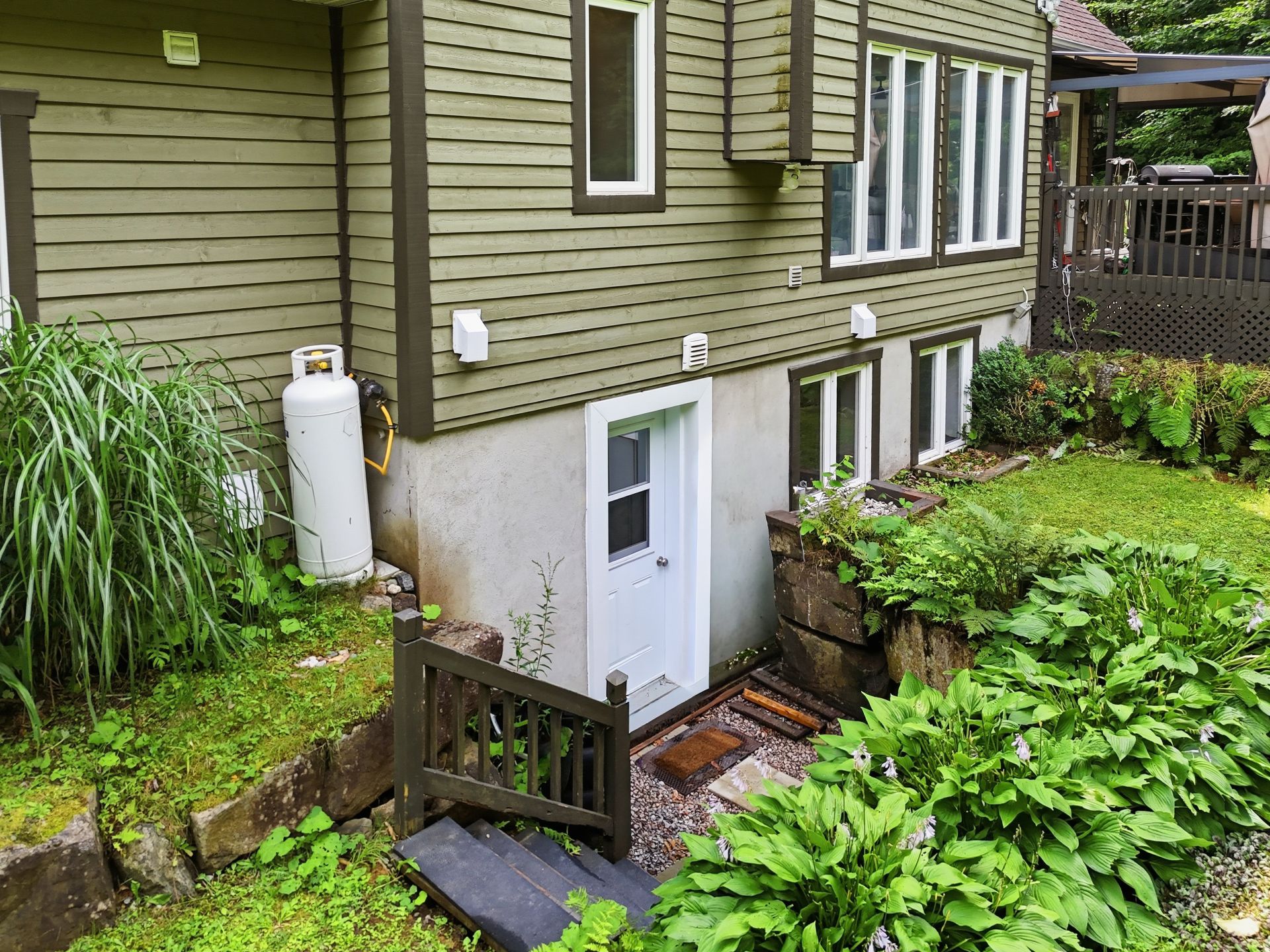 Residential in Sainte-Anne-des-Lacs 2