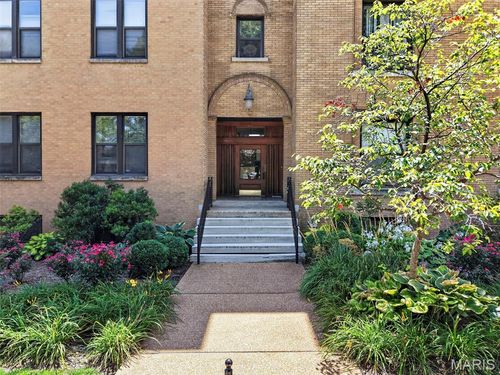1b-4496 Maryland Ave, Saint Louis, MO, 63108-2478 | Card Image