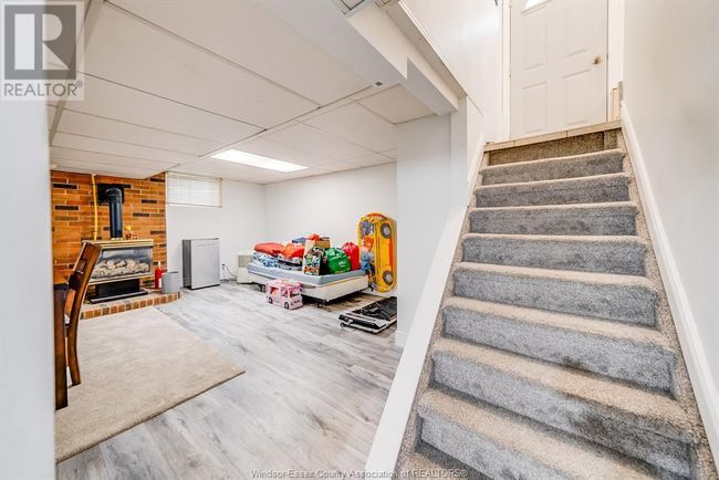 1418 Pillette Rd, House other with 3 bedrooms, 2 bathrooms and null parking in Windsor ON | Image 32