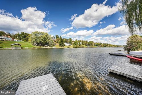 452 Wynonah Dr, AUBURN, PA, 17922-9576 | Card Image