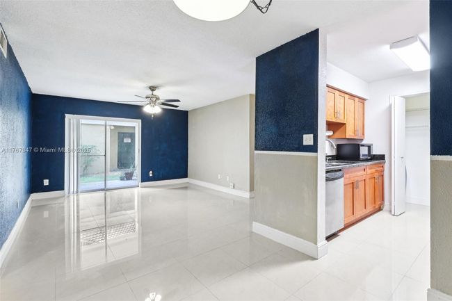 APT-1217 - 733 Riverside Dr, Condo with 1 bedrooms, 1 bathrooms and null parking in Coral Springs FL | Image 7