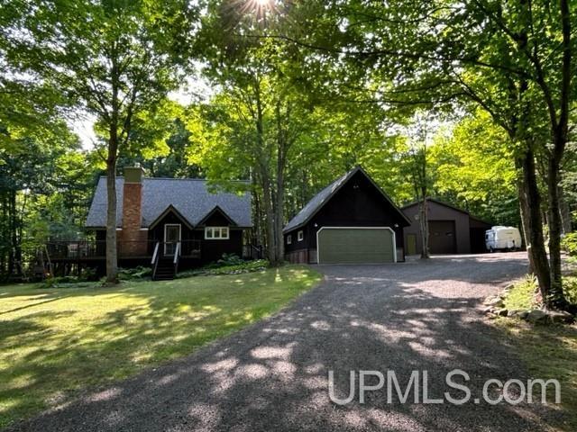 Mulberry Ln, Calumet, MI 49913