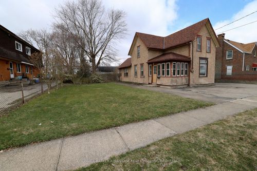 748 King St, Port Colborne, ON, L3K4J2 | Card Image