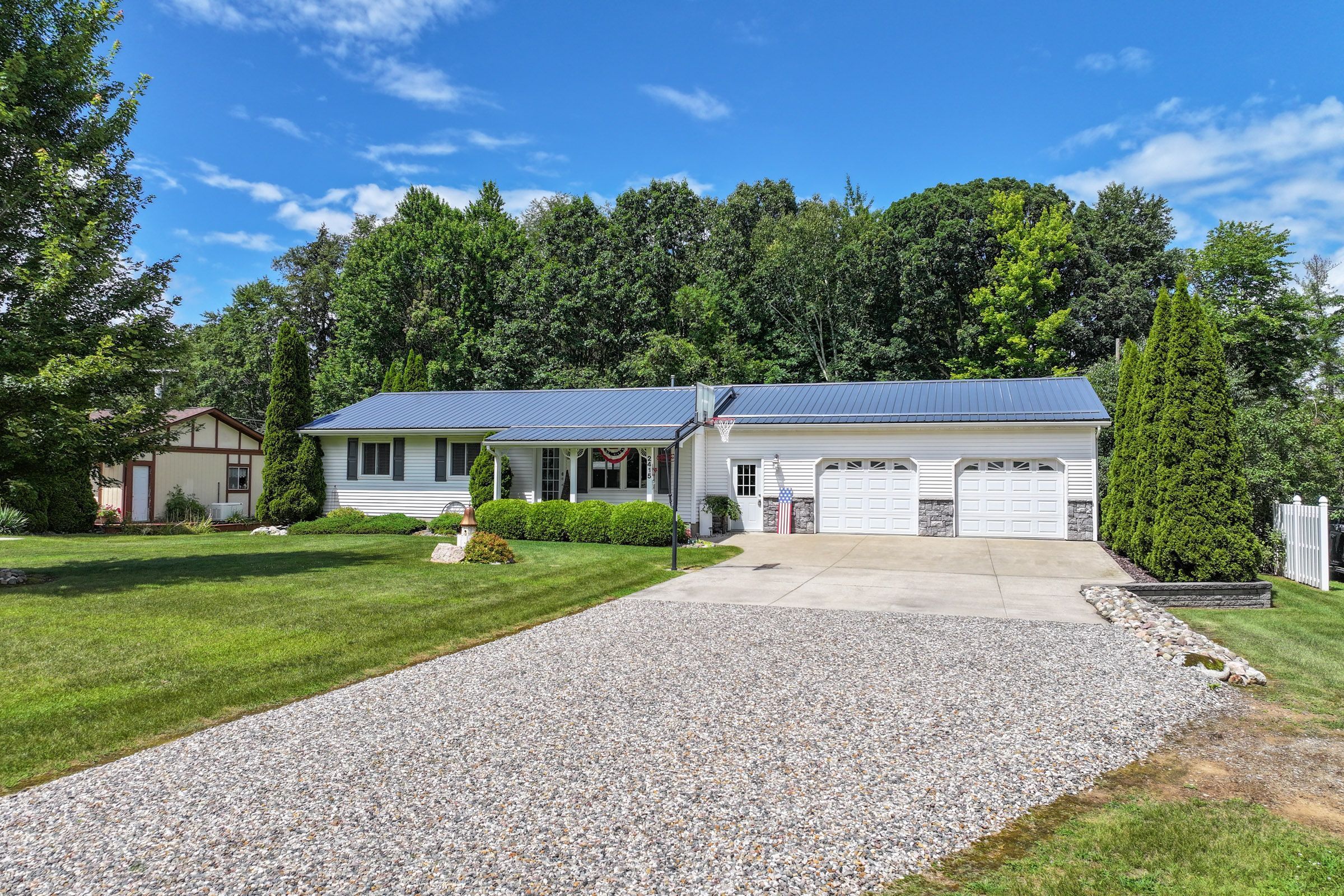 King Rd, Lapeer, MI 48446