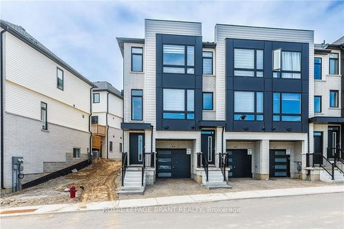 64-55 Tom Brown Dr, Paris, ON, N3L0N5 | Card Image