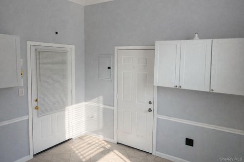 1 W Sunrise Hwy, Freeport, NY, 11520-3609 | Card Image