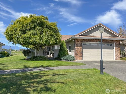 40 Cascadia Loop, Sequim, WA, 98382-8197 | Card Image