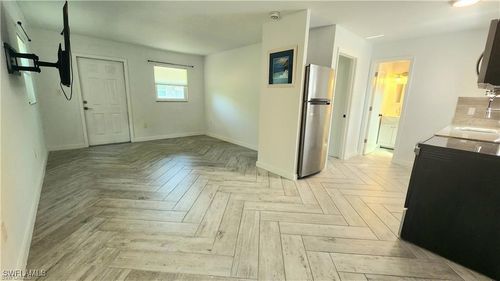 4-3365 Estey Ave, NAPLES, FL, 34104-4494 | Card Image