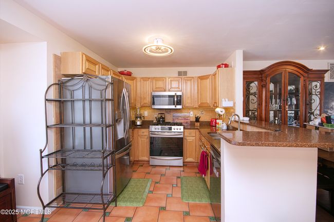 35 - 83 Nathan Blvd, Condo with 3 bedrooms, 3 bathrooms and null parking in Parlin NJ | Image 9