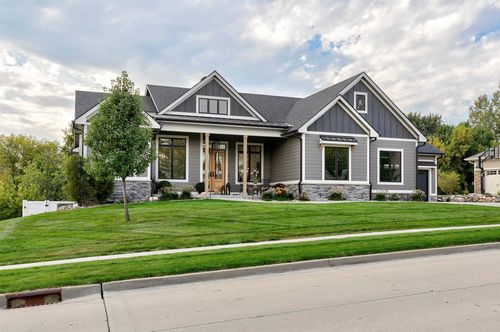 10524 Nw 74th Place, Johnston, IA, 50131 | Card Image