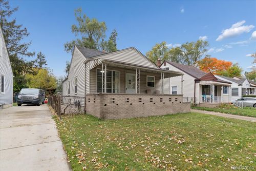 17421 Five Points St, Redford, MI, 48240-2153 | Card Image