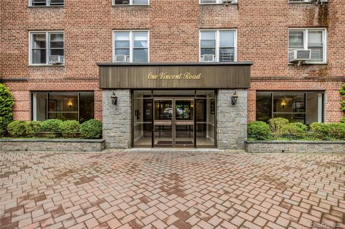 apt-1g-1 Vincent Rd, Yonkers, NY, 10708-6524 | Card Image