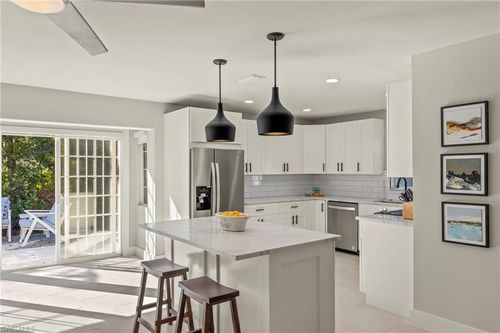 7 Crooked Ln, NAPLES, FL, 34112-0202 | Card Image