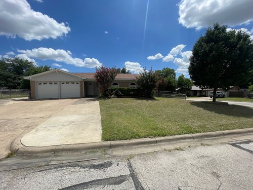 6100 Melinda Dr, Watauga, TX, 76148-3615 | Card Image