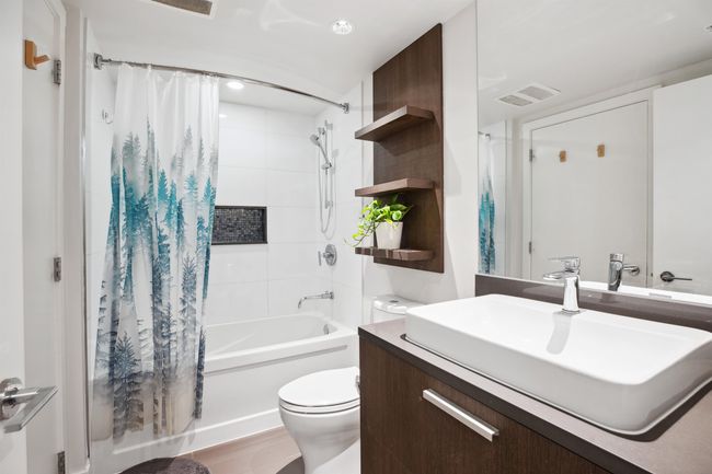 1708 - 3007 Glen Dr, Condo with 1 bedrooms, 1 bathrooms and 1 parking in Coquitlam BC | Image 18