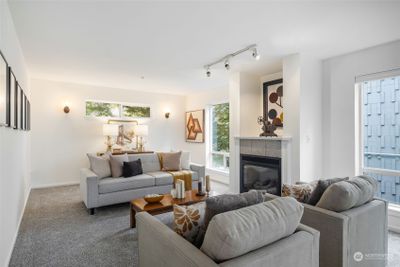 101 - 1805 Bellevue Avenue, Condo with 2 bedrooms, 1 bathrooms and 1 parking in Seattle WA | Image 2