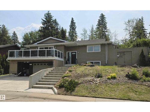 37 Manchester Dr, Sherwood Park, AB, T8A0T3 | Card Image