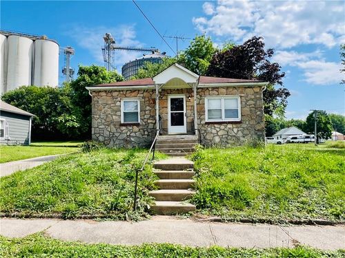 211 W 22nd St, Higginsville, MO, 64037-1623 | Card Image