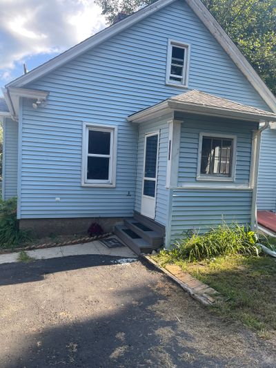 2735 E Main Street, House other with 2 bedrooms, 1 bathrooms and 2 parking in Waterbury CT | Image 2