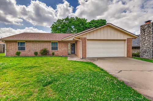 119 Canterbury Ct, Bartlesville, OK, 74006-2107 | Card Image