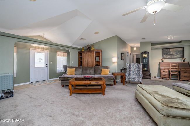 111 Penny Acres Ln, House other with 3 bedrooms, 2 bathrooms and null parking in Welaka FL | Image 4