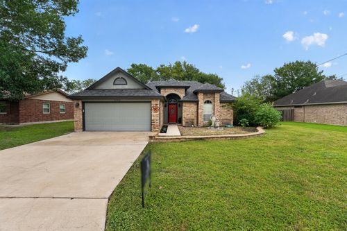 102 Hummingbird Ln, Lockhart, TX, 78644-2466 | Card Image