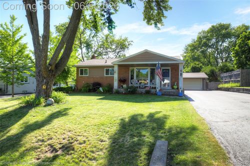 373 Tilmor Dr, Waterford, MI, 48328-2565 | Card Image