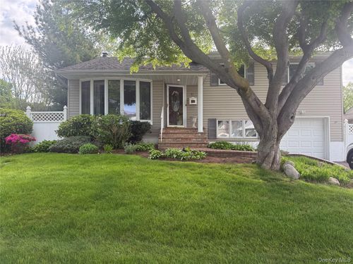 11 Syosset Cir, Syosset, NY, 11791-4809 | Card Image