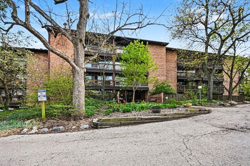 3l-5700 Hillcrest Ln, Lisle, IL, 60532-4598 | Card Image