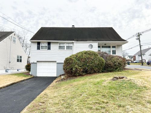 34 Wall St, Metuchen, NJ, 08840-2858 | Card Image