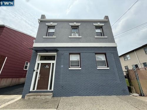 456 Broad St, Carlstadt, NJ, 07072-1179 | Card Image
